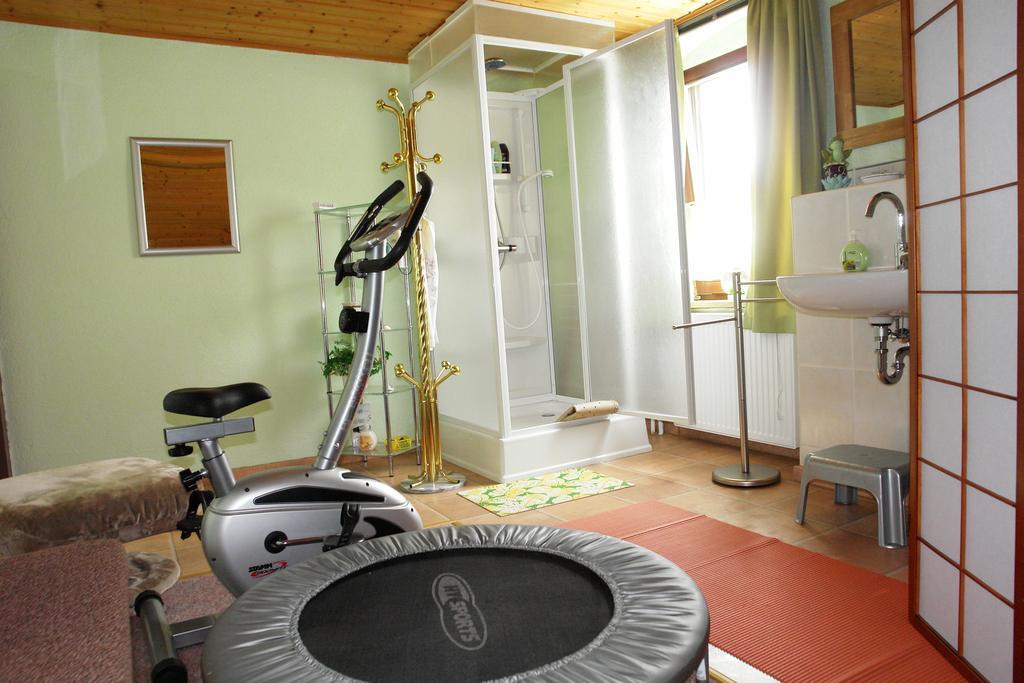 Ferienwohnung Bimmelbahn-Blick Neudorf  Szoba fotó